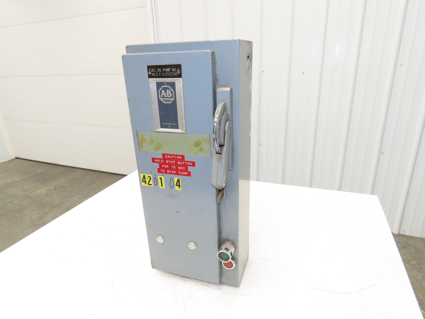 Allen-Bradley 712-AAB24 Combination Starter Fusible 600V 3PH 5HP 120V Coil