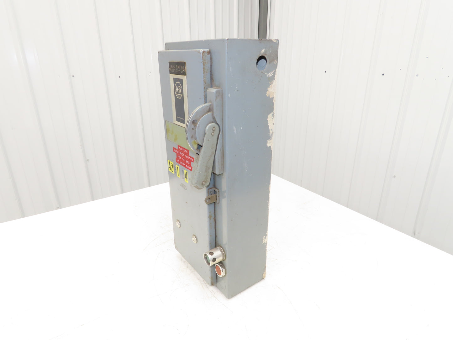 Allen-Bradley 712-AAB24 Combination Starter Fusible 600V 3PH 5HP 120V Coil