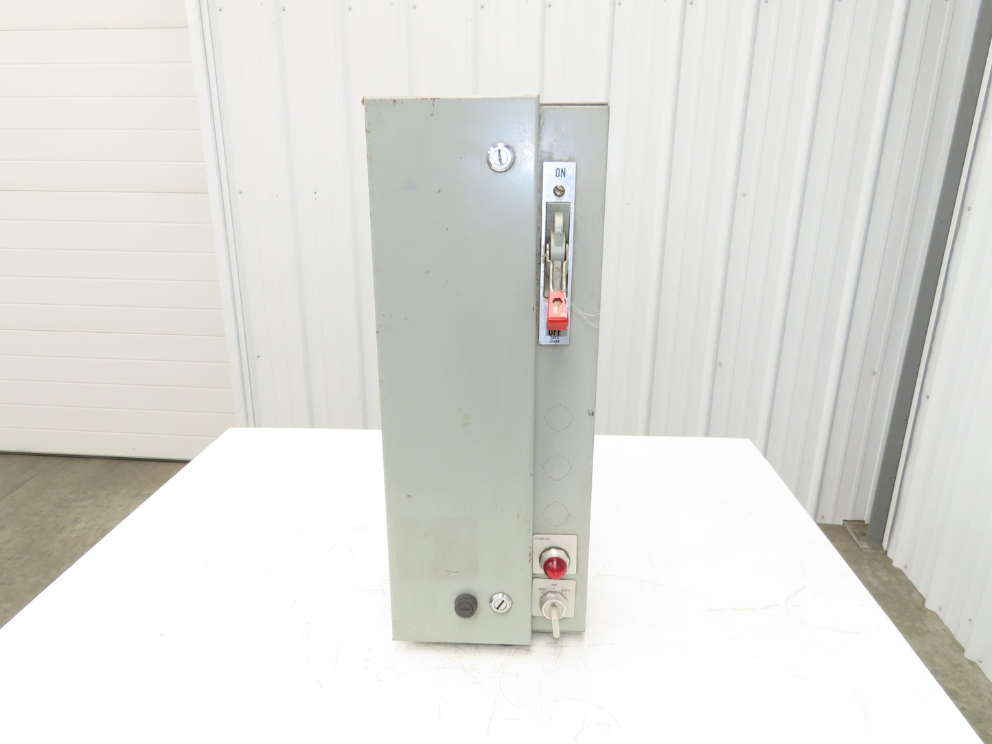 Westinghouse A204S0BAW7 Combination Starter Fusible 600V 3PH 5HP 240V Coil