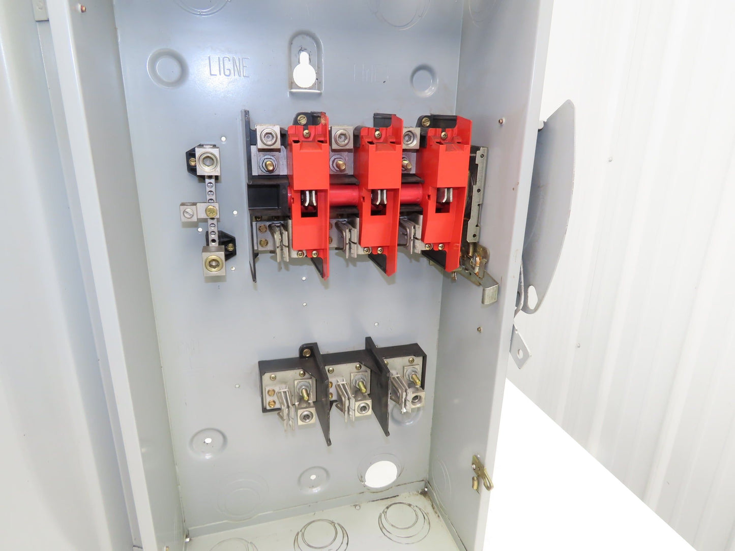 Siemens GF324N Safety Switch Disconnect Fused Stainless Steel 200A 240VAC 60HP