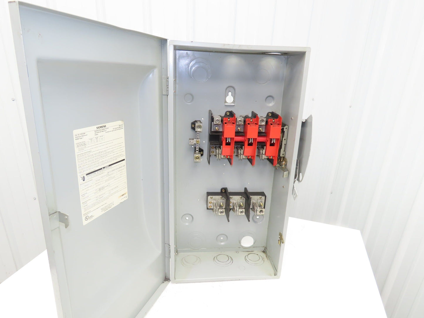 Siemens GF324N Safety Switch Disconnect Fused Stainless Steel 200A 240VAC 60HP