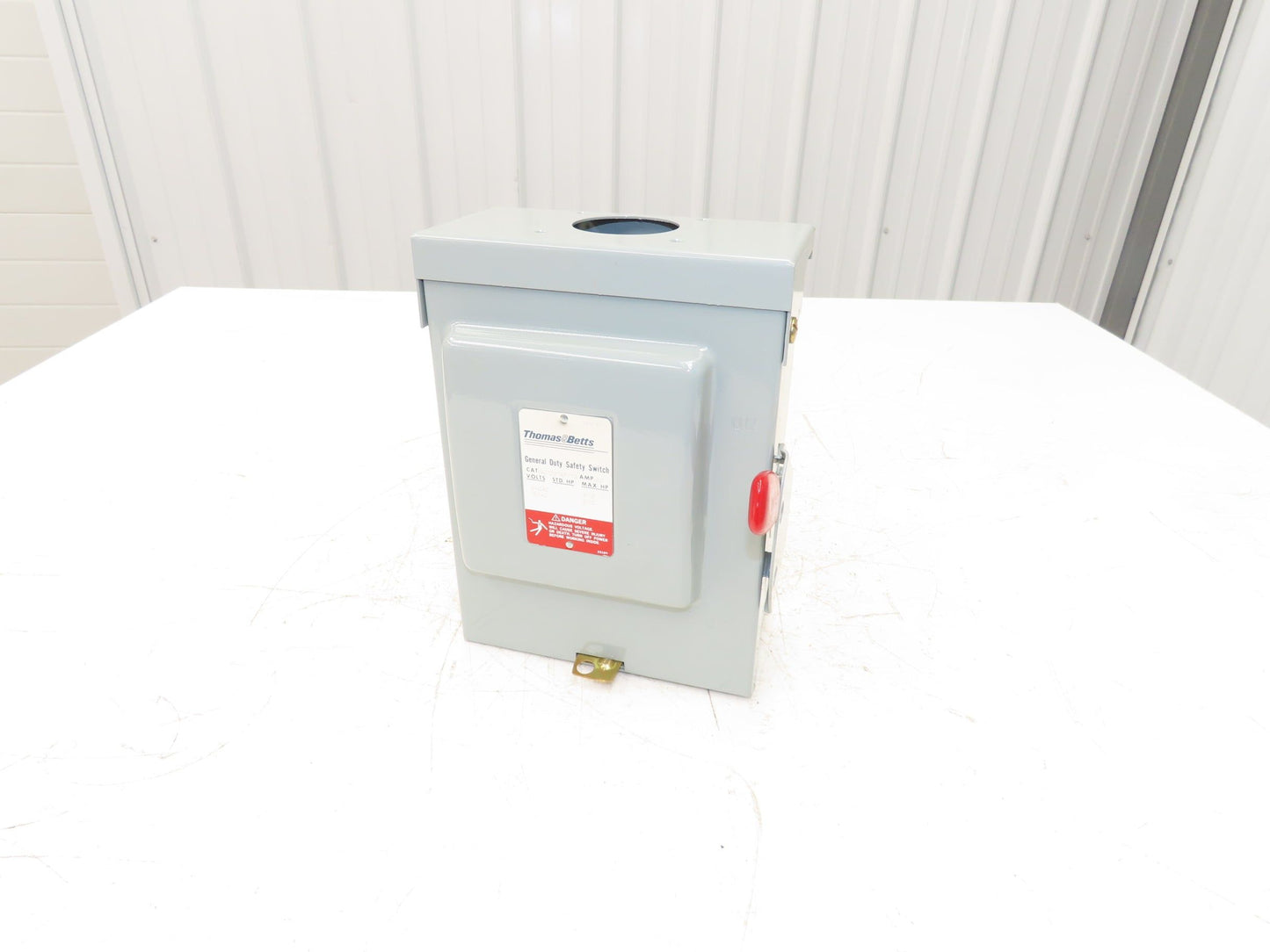 Thomas&Betts RGD221NF-TB General Duty Safety Switch 30A 240VAC 3-10Hp
