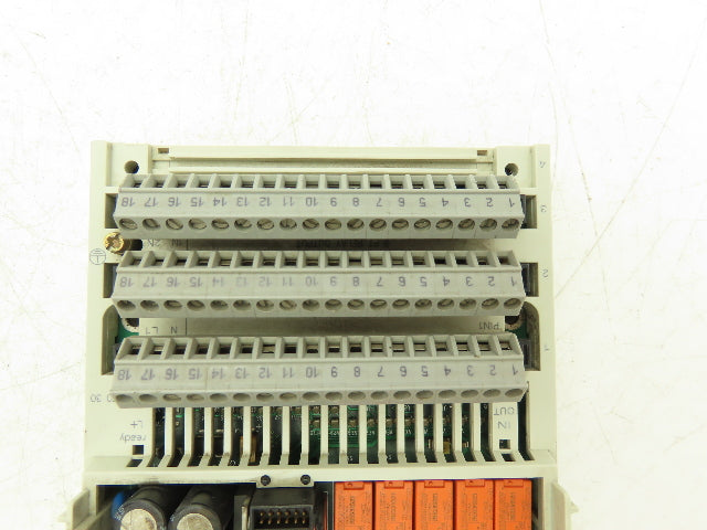Schneider Electric 170ARM37030 I/O Base 24VDC 10 Inputs 8 Relays No Cover
