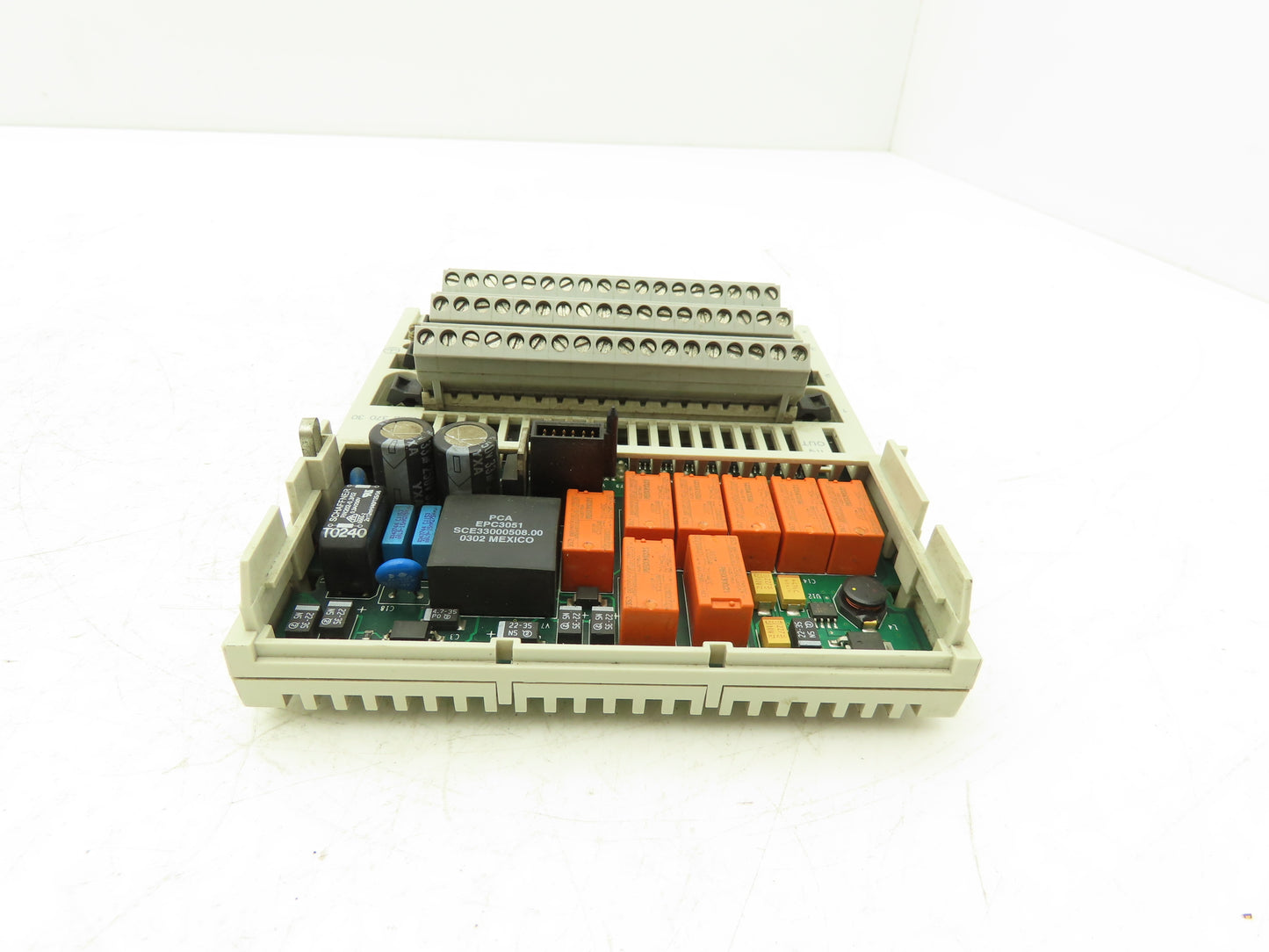 Schneider Electric 170ARM37030 I/O Base 24VDC 10 Inputs 8 Relays No Cover