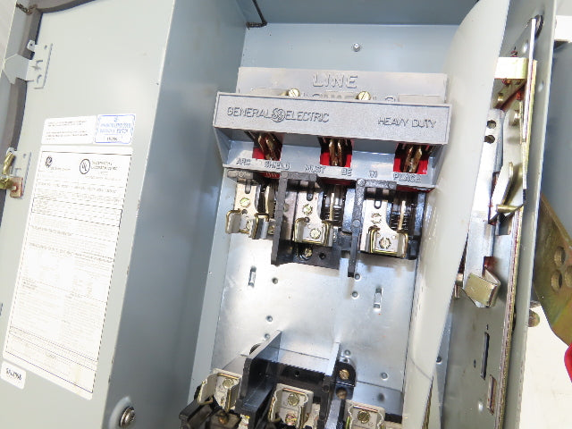 General Electric TH3362J Safety Disconnect Switch 60A 600VAC 3Ph Fused D16419