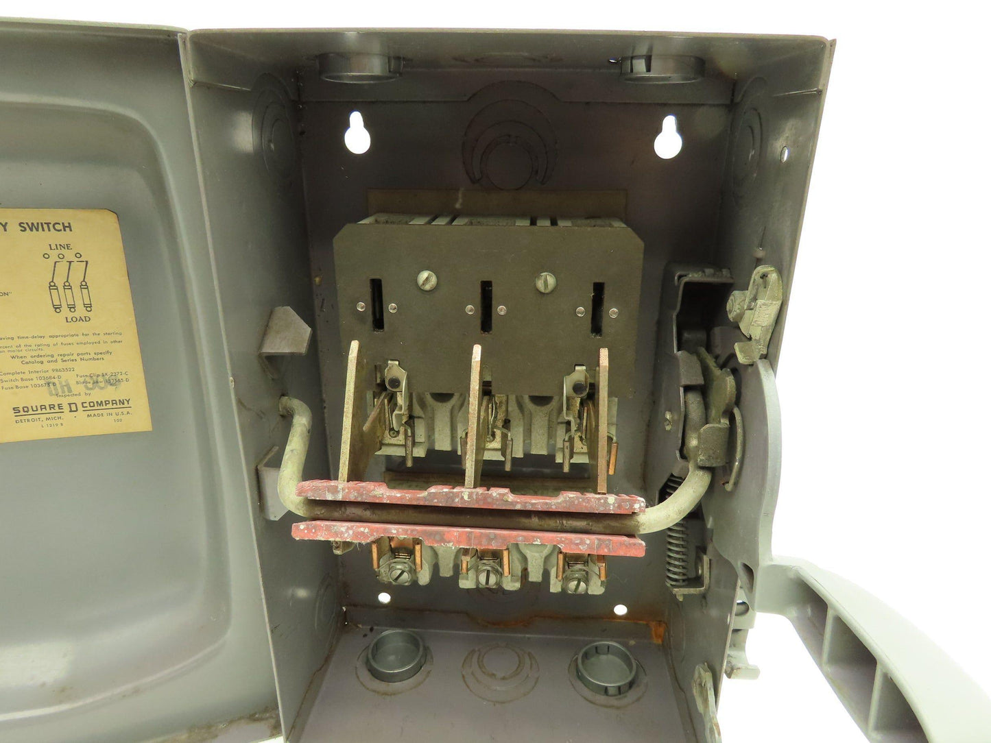 Square D A86352 Safety Disconnect Switch 60A 240VAC 7-1/2HP Fused 3 Pole