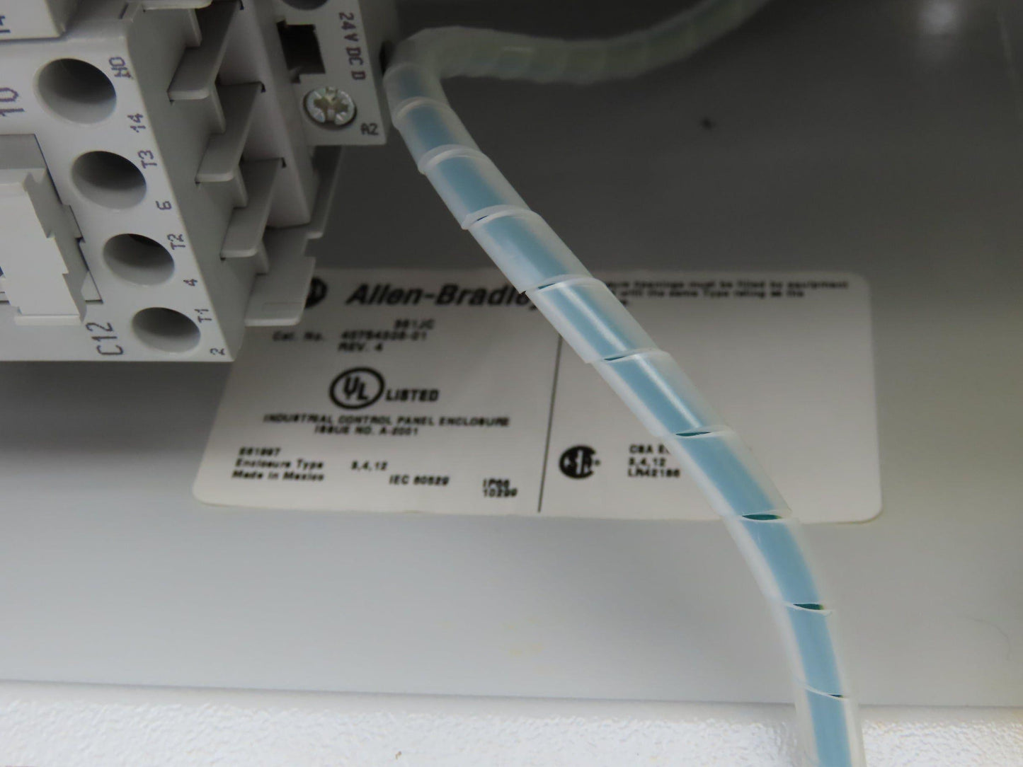 Allen Bradley 103H Motor Starter Enclosure Disconnect 480V 10A 7.5Hp Coil 24VDC