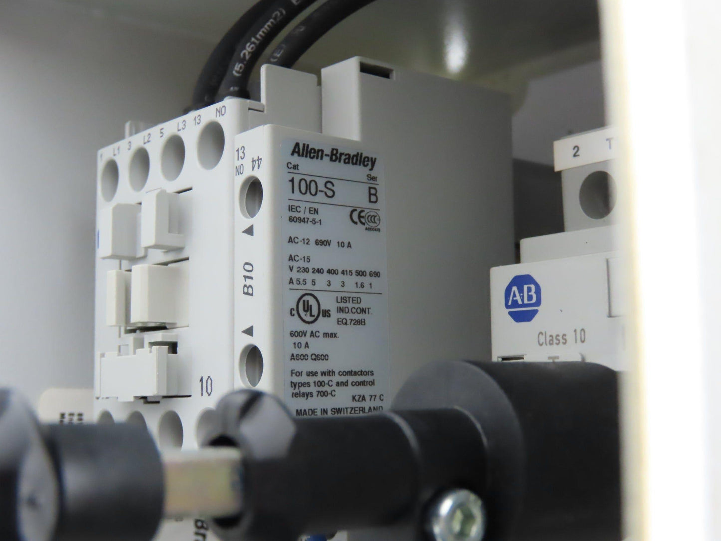 Allen Bradley 103H Motor Starter Enclosure Disconnect 480V 10A 7.5Hp Coil 24VDC
