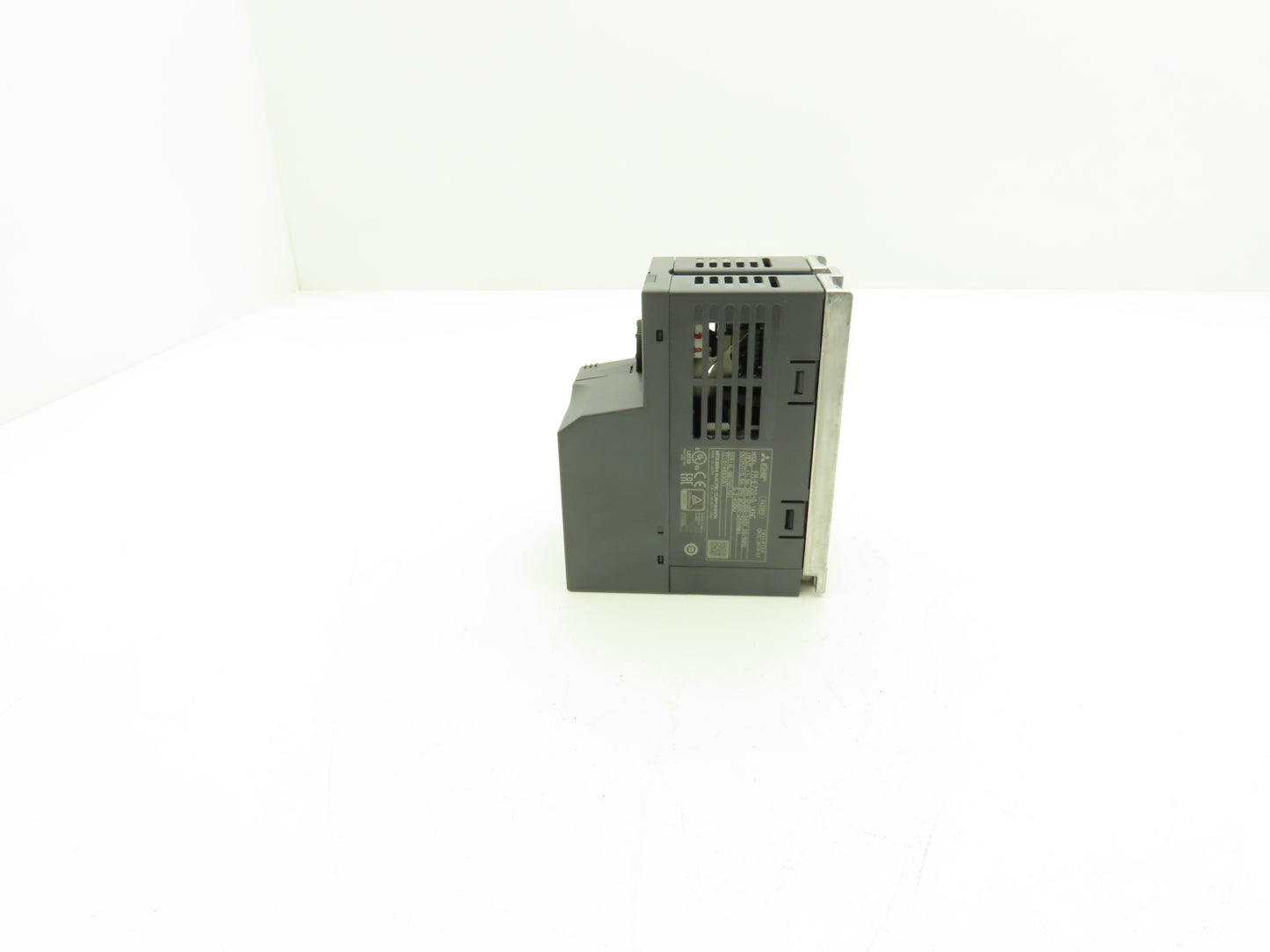 Mitsubishi FR-E720-0.1KNC Variable Frequency Drive Motor Inverter Control 0.1kW