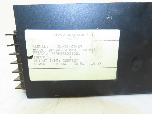 Honeywell DC3001-0-000-2-00-0111 Digital Temperature Controller 120VAC