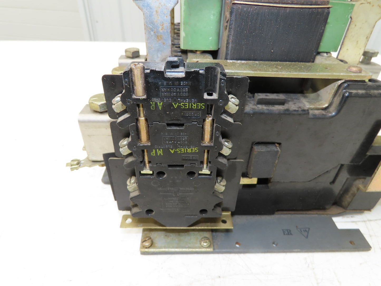 General Electric CR205G000AJA Motor Starter Contactor 200Hp 600VAC 3Ph