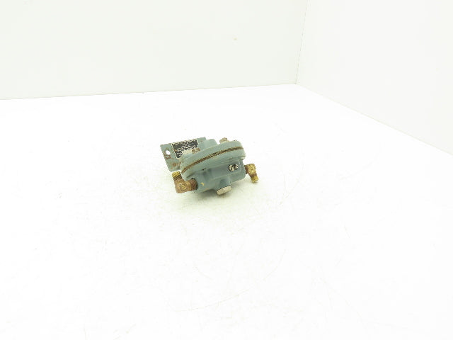 Moore Products 62V 7135S6AJ 1/4" Pneumatic Constant Differential Relay