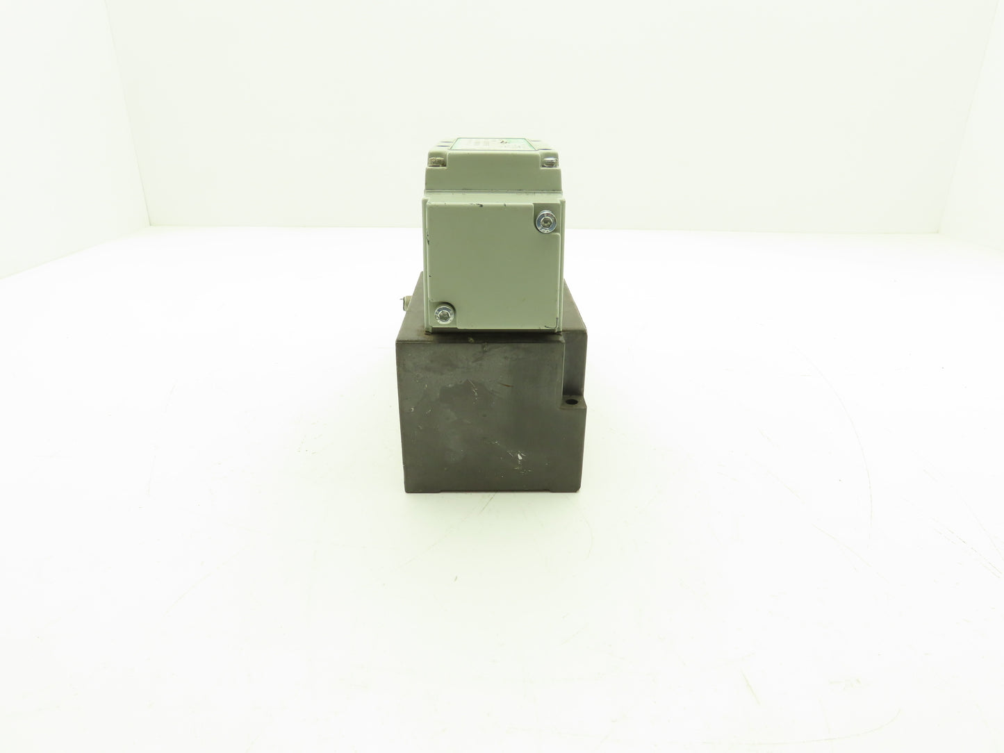 Numatics Pneumatic Air Solenoid Valve/Manifold Assembly 100-120VAC 50/60Hz