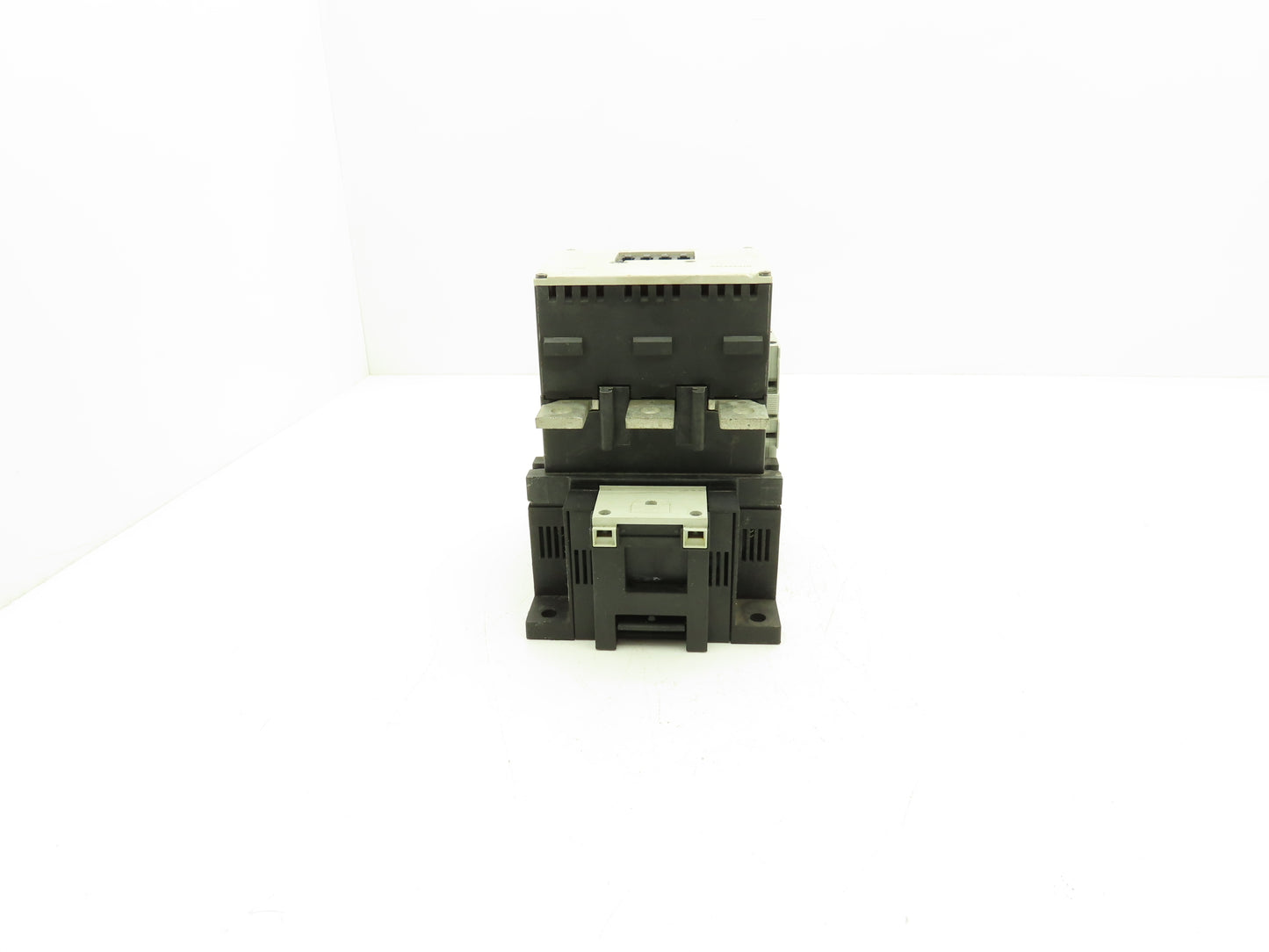 Siemens 3RT1066-6AF36 Motor Starter Contactor 300A 400V 3 Pole 250Hp 120V Coil