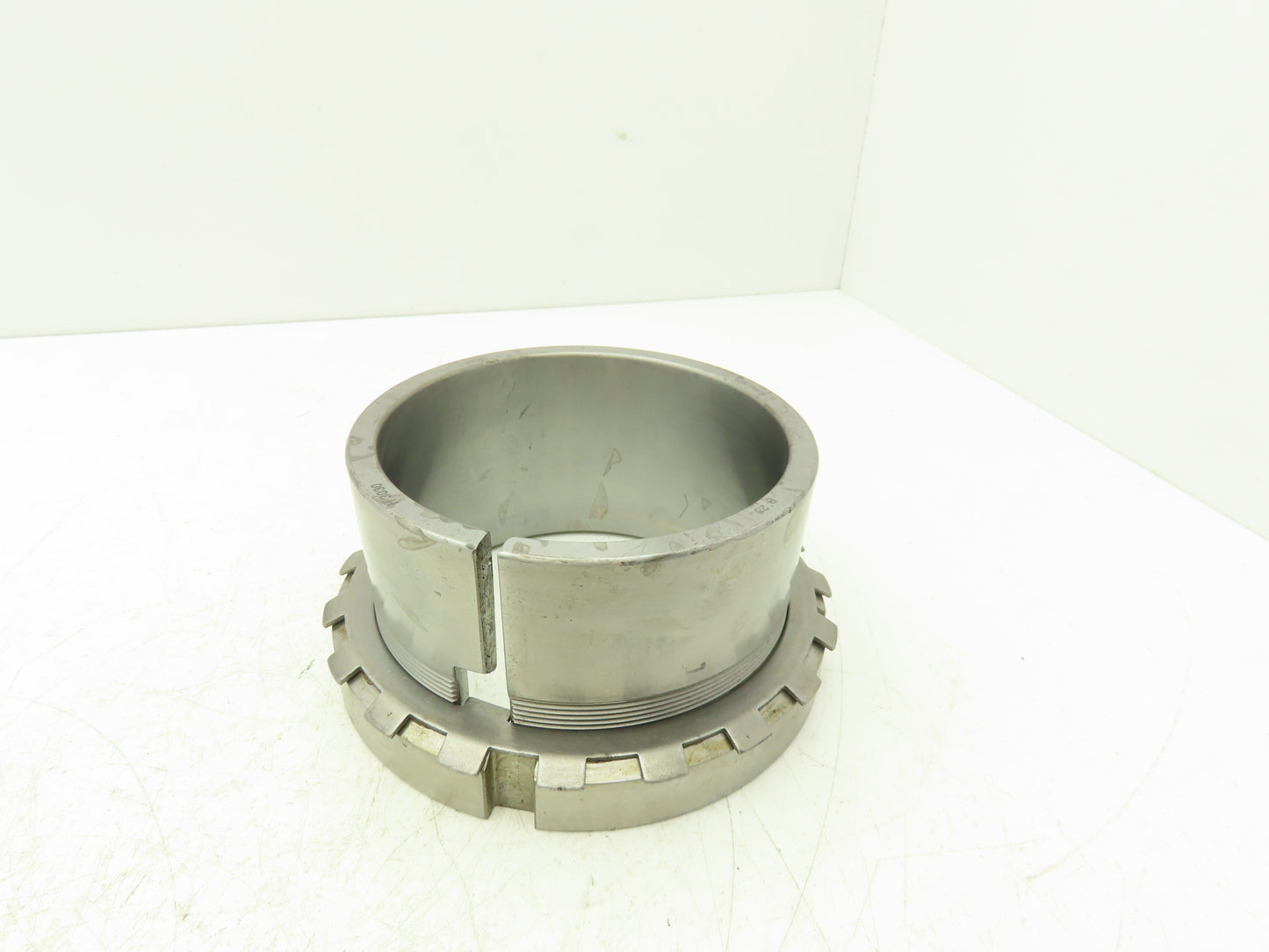 HSP H3030 Bearing Adapter Sleeve 135mm Bore w/Locknut KML30