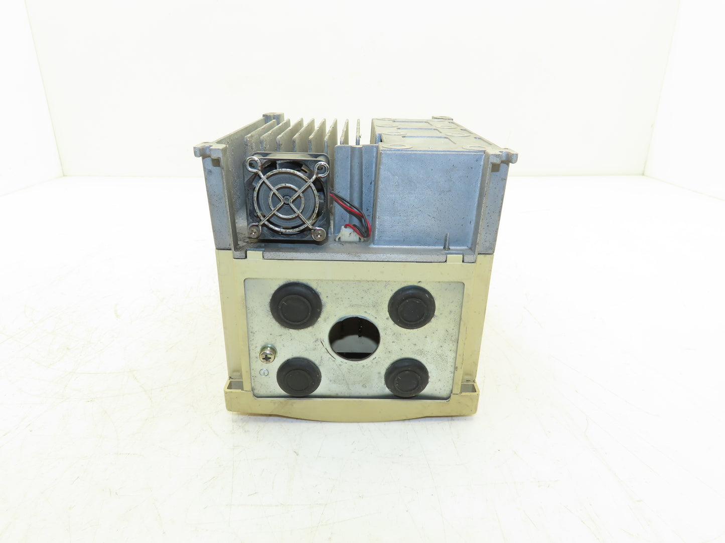Toshiba VFS7-4015UPL Transistor Inverter AC Drive 3kVa 4Hp 460V 3PH VFS7