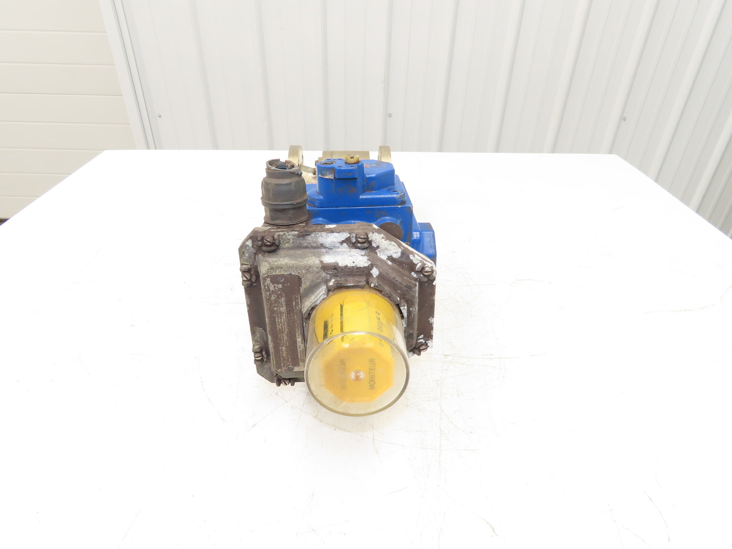 Compact II C30 SR-2C 1/4 Turn Ball Valve Actuator 1-1/2" SS ANSI 150 W/ Switch