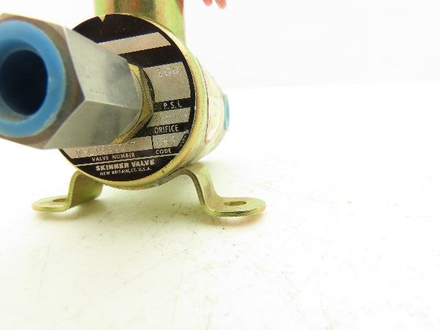 Honeywell Skinner V5L15500CT Solenoid Valve 3-Way NC 120V 100 PSI 1/4" NPT