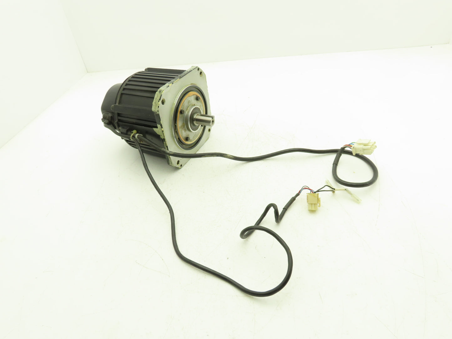 Yaskawa SGMDH-12A2A-YR13 1150W 5.49Nm 2000RPM 200V AC Servo Motor