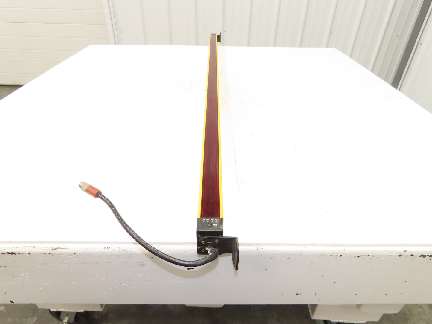 STI 70158-1076 Light Curtain 1215mm Receiver 0.3-9m Range MiniSafe 4600 24vdc