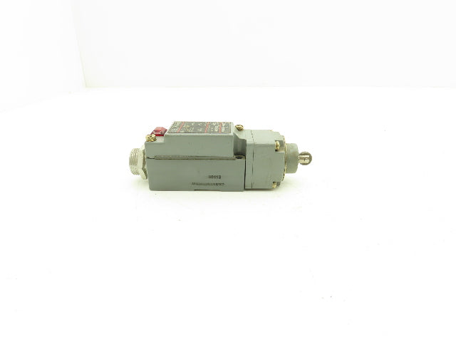 Cutler Hammer E50SAN Limit Switch w/E50DT3 Actuator Head 120VAC 1NO 1NC Lot of 4