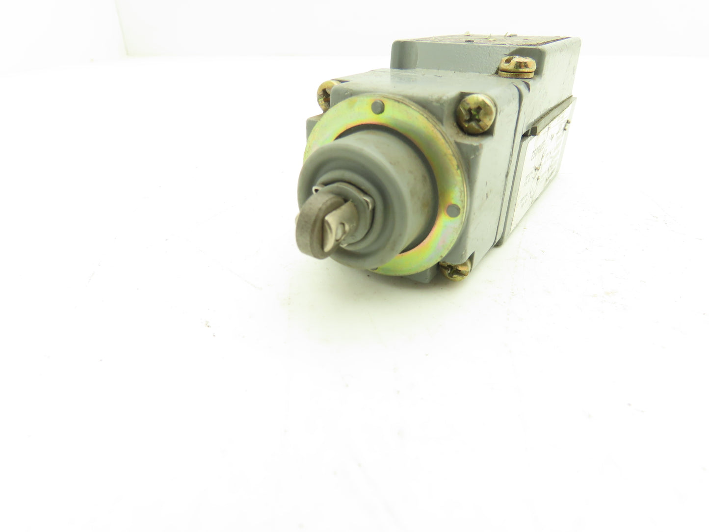 Cutler Hammer E50SAN Limit Switch w/E50DT3 Actuator Head 120VAC 1NO 1NC Lot of 4