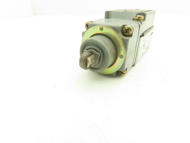 Cutler Hammer E50SAN Limit Switch w/E50DT3 Actuator Head 120VAC 1NO 1NC Lot of 4