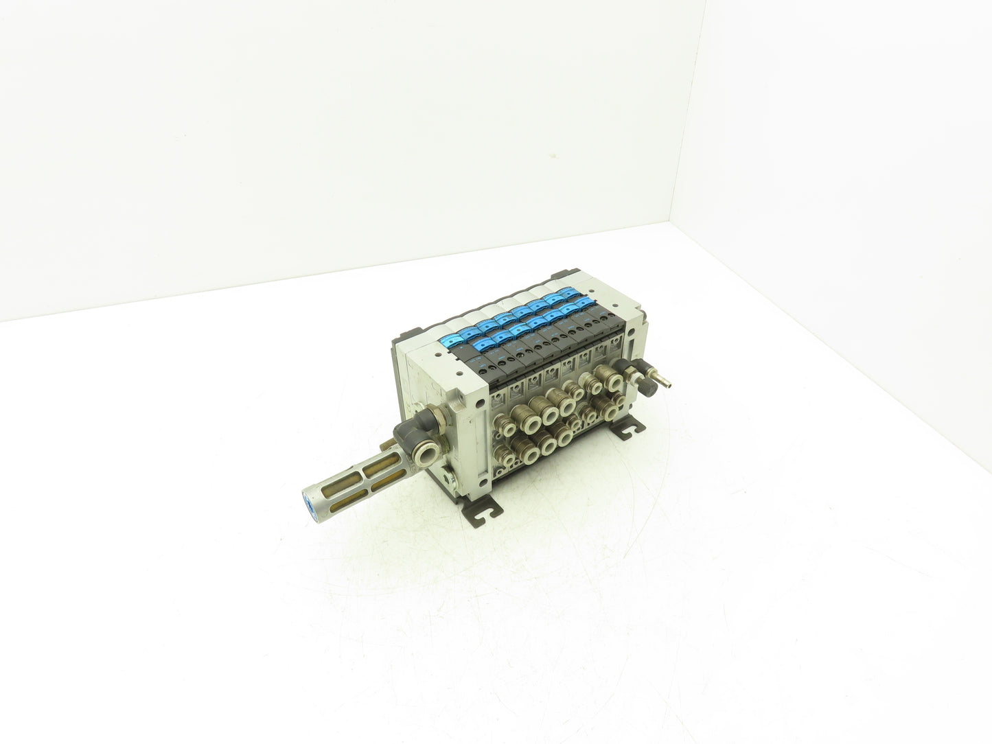 Festo CPV18-GE-MP-8 Pneumatic 8-Station Solenoid Valve Manifold 24VDC 18209