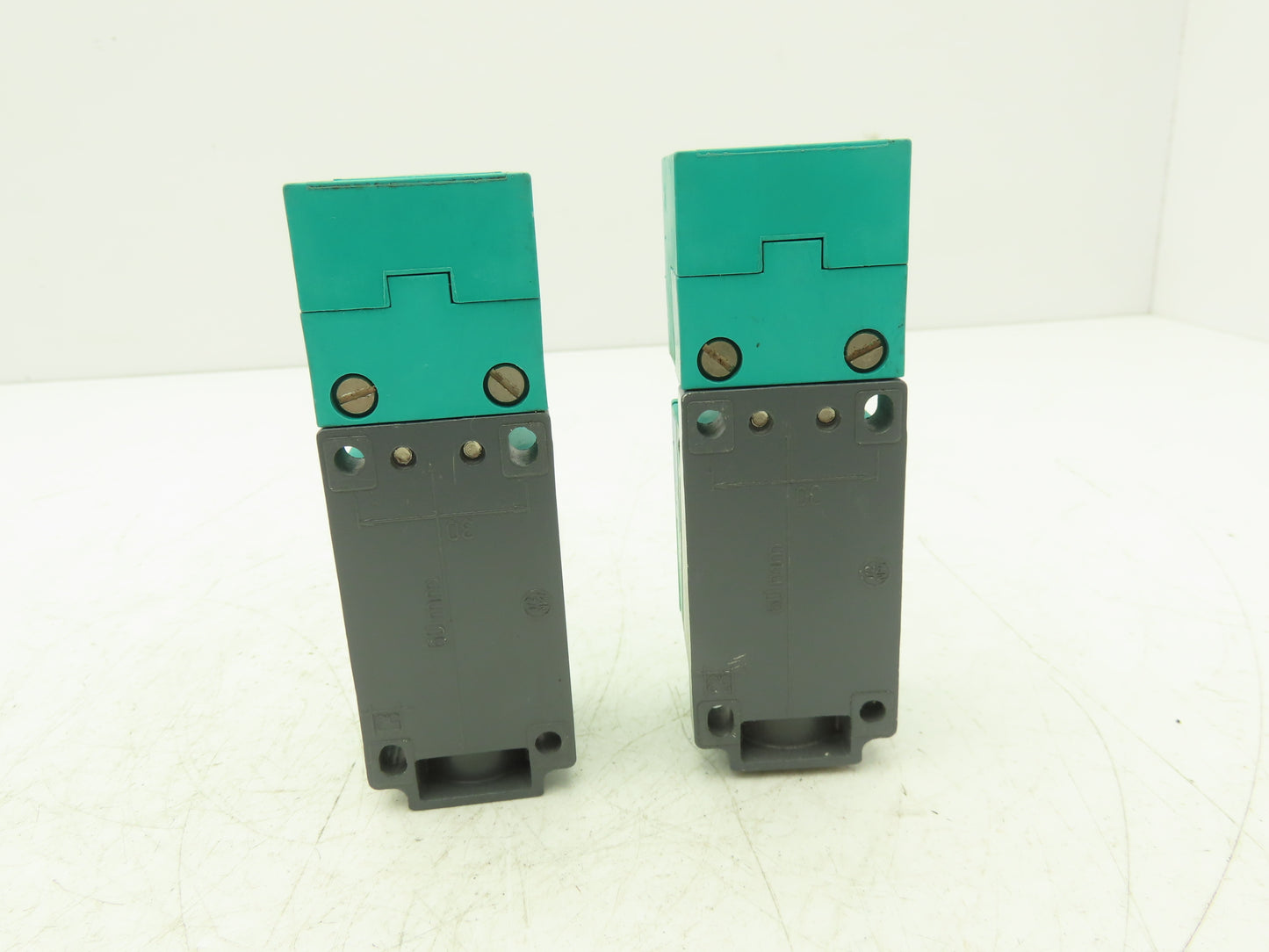 Pepperl Fuchs NJ20+U4+A2 5-Way Inductive Sensor PNP NO/NC 10-30VDC Lot of 2