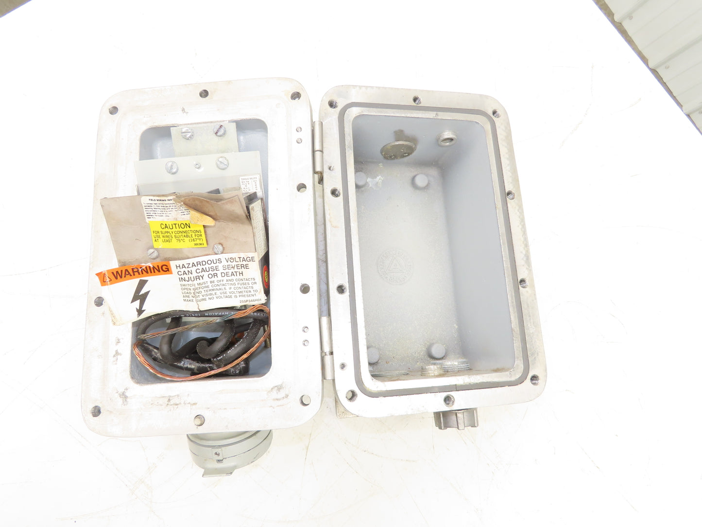 Appleton DBR6034DS DBR Receptacle 60A 3W 4P Disconnect Pin Sleave Plug