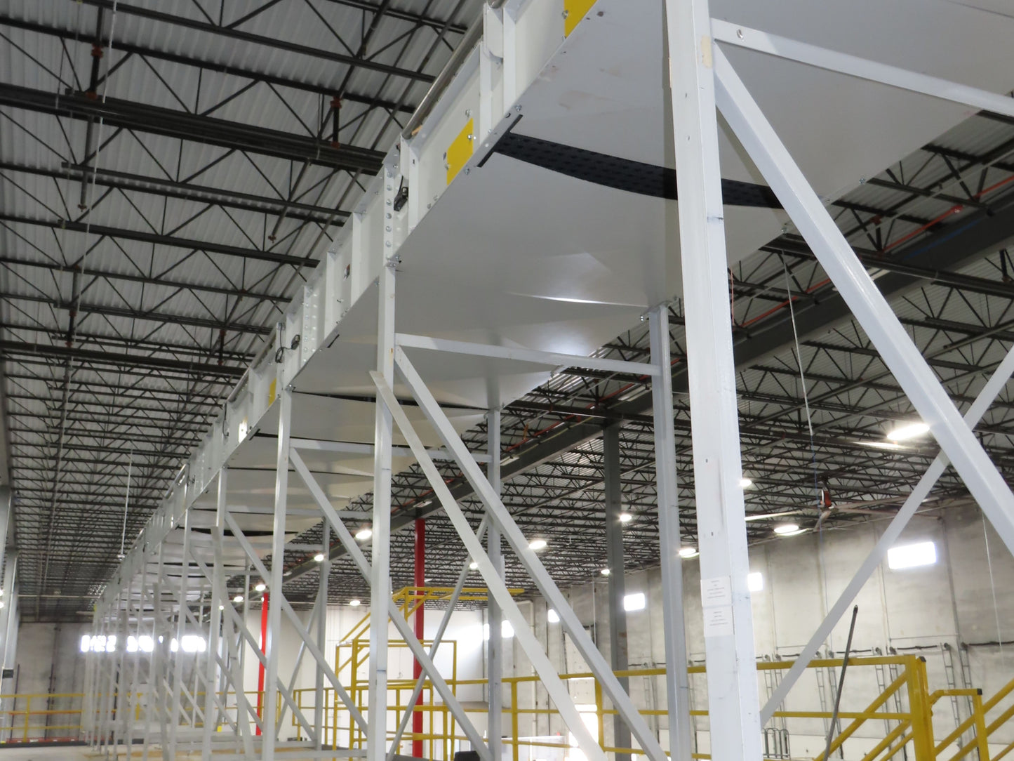 52"x 94' MatTop Roller Belt Conveyor 15Hp 3PH End Drive 10'H Variable Speed VFD