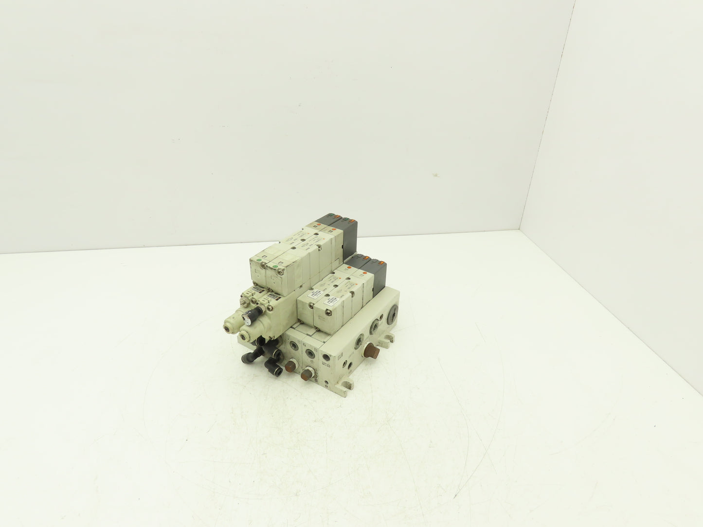 SMC VQ4301/4100-5W Pneumatic Solenoid Valve 4-Station Manifold VV5Q41-0802TFD0