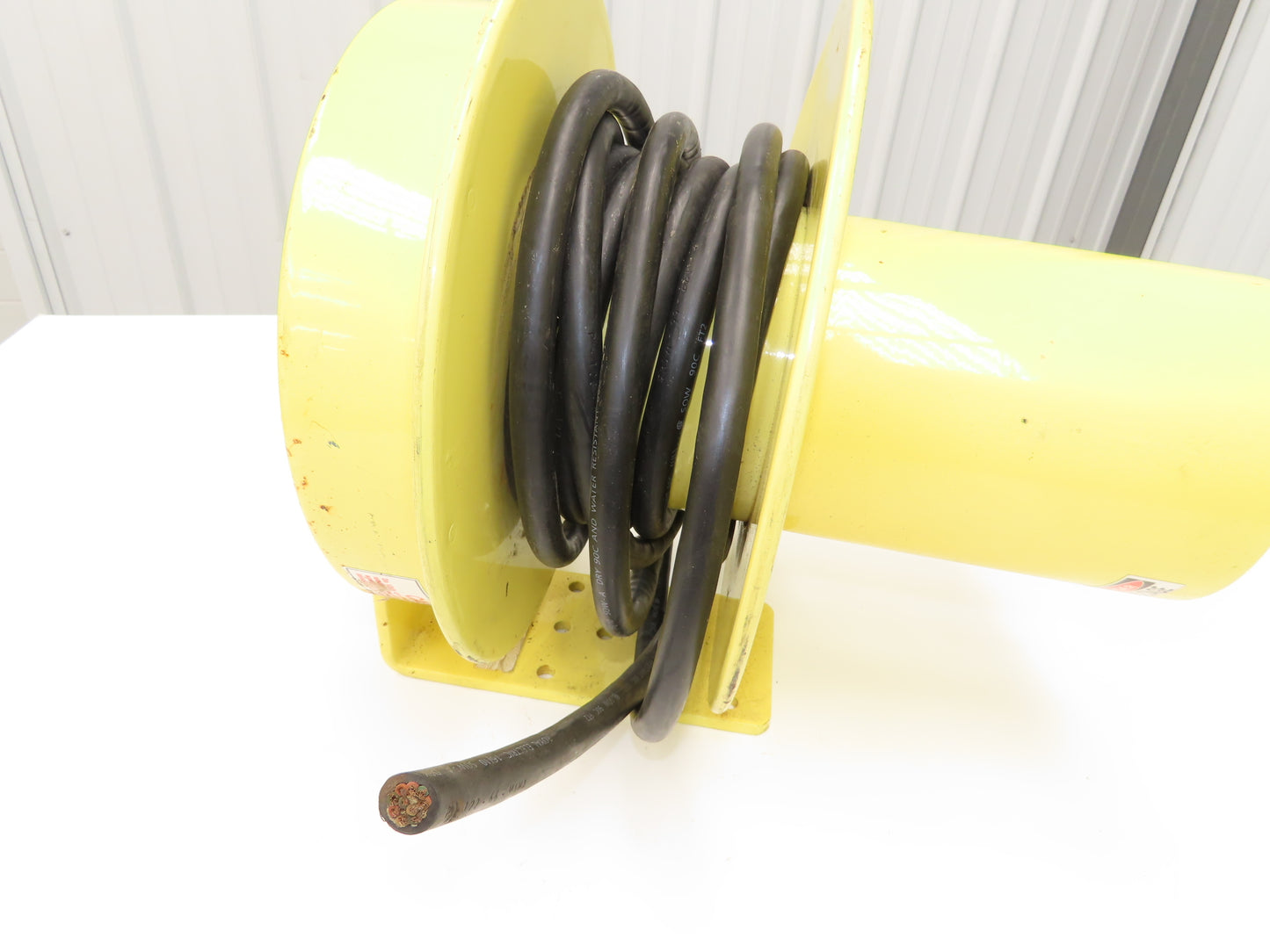 Insul 8 IER 1400 Powereel Retractable Power Cable Reel 16/10 Cord 5A 600V 20'L