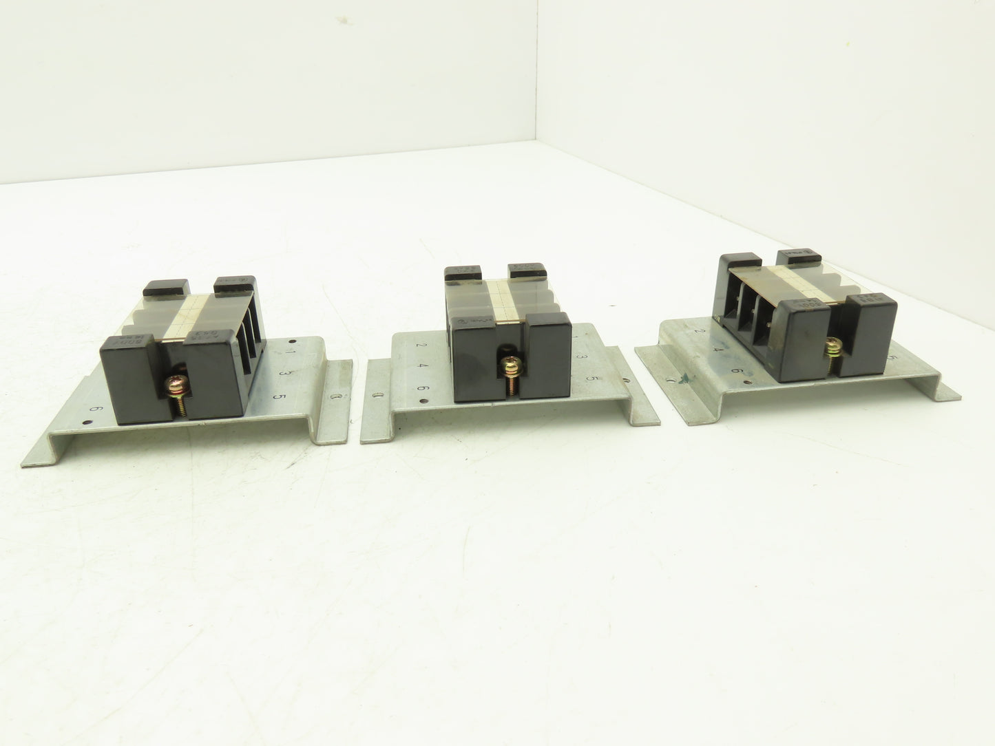 Fanuc Fuji A05B-2408-C092 Circuit Breaker Terminal Block 3-Pole AYBS043 Lot of 3