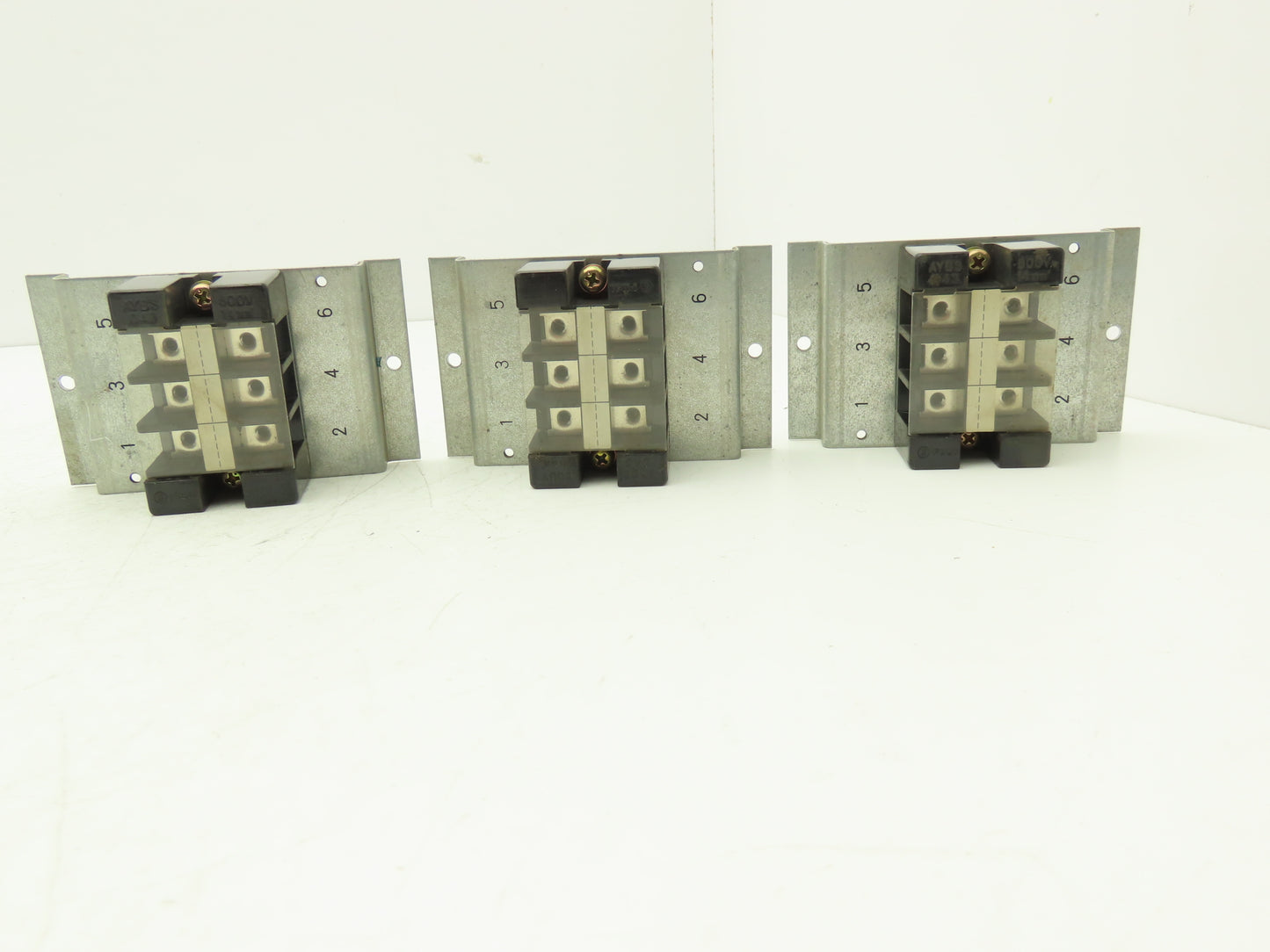 Fanuc Fuji A05B-2408-C092 Circuit Breaker Terminal Block 3-Pole AYBS043 Lot of 3
