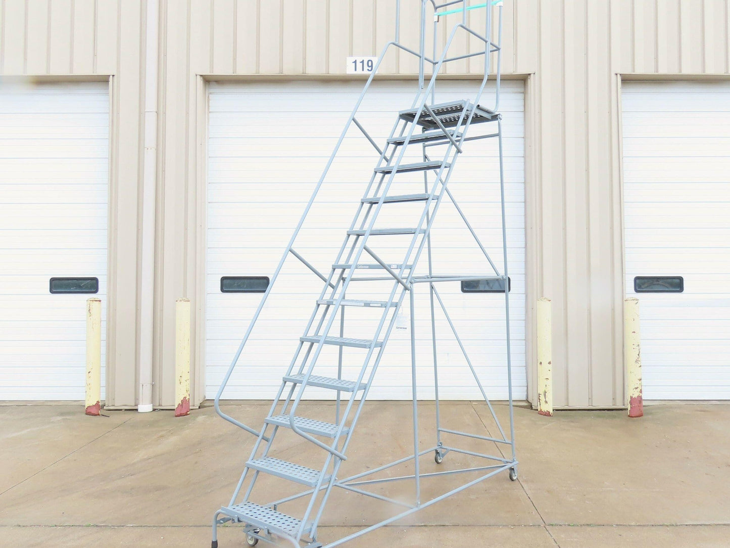 Cotterman Metal Rolling Ladder 12-Step 10'H Platform 24x7"Tread 162"H 32"W 450Lb