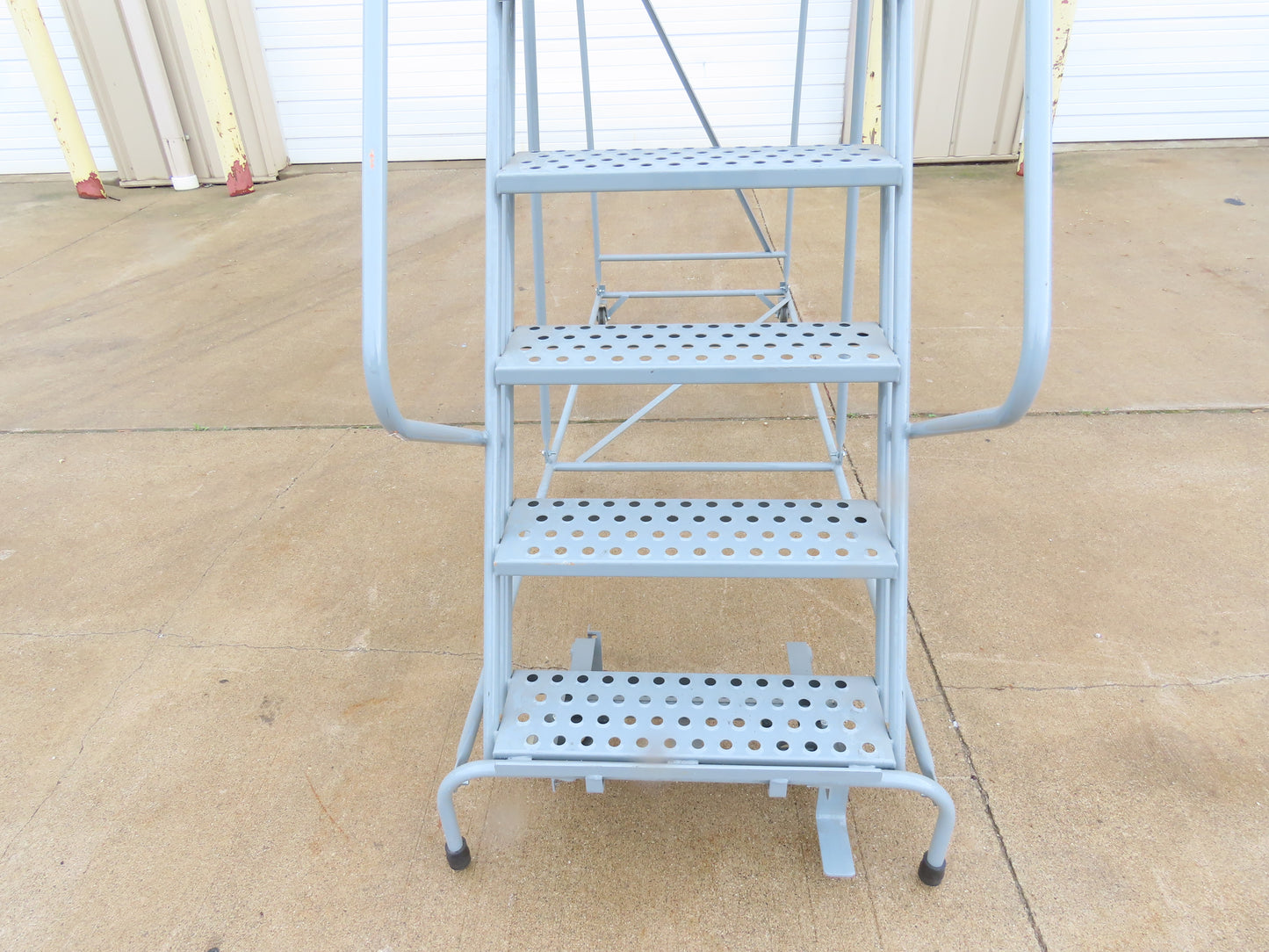 Cotterman Metal Rolling Ladder 12-Step 10'H Platform 24x7"Tread 162"H 32"W 450Lb