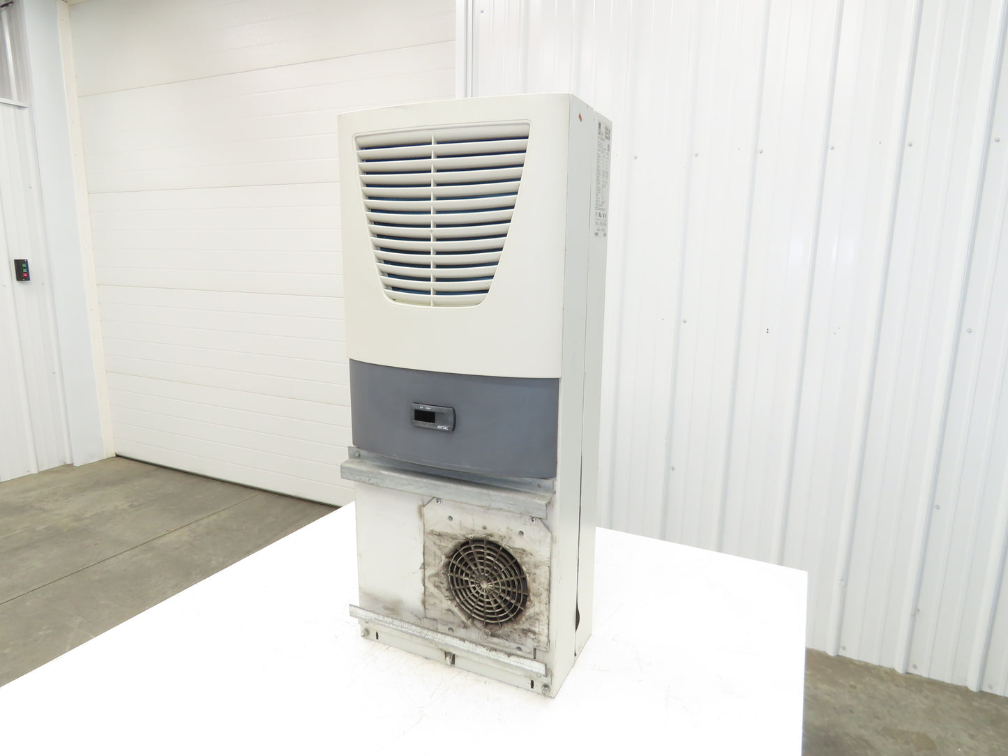 Rittal SK3304.140 Top Therm Electrical Enclosure Air Conditioner 1060W 480V