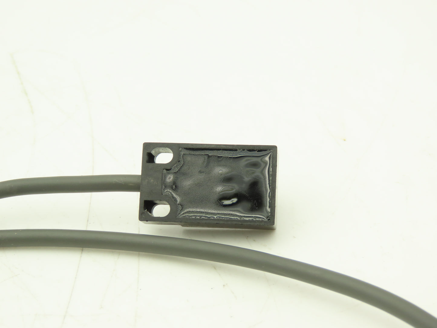 Omron TL-W5MC1 Inductive Proximity Sensor 3 Wire Lot of 4