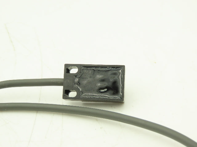 Omron TL-W5MC1 Inductive Proximity Sensor 3 Wire Lot of 4