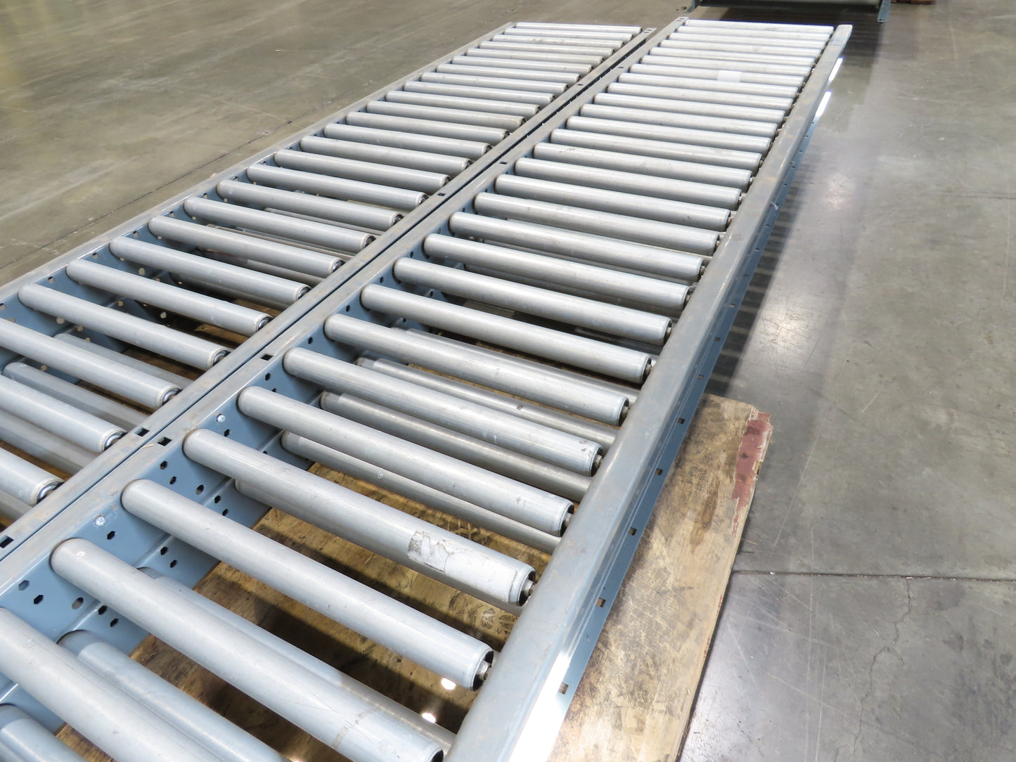 Intelligrated 18"x 12' Gravity Roller Conveyor 1-3/8"Roller 16"BF 4-Sections 48'