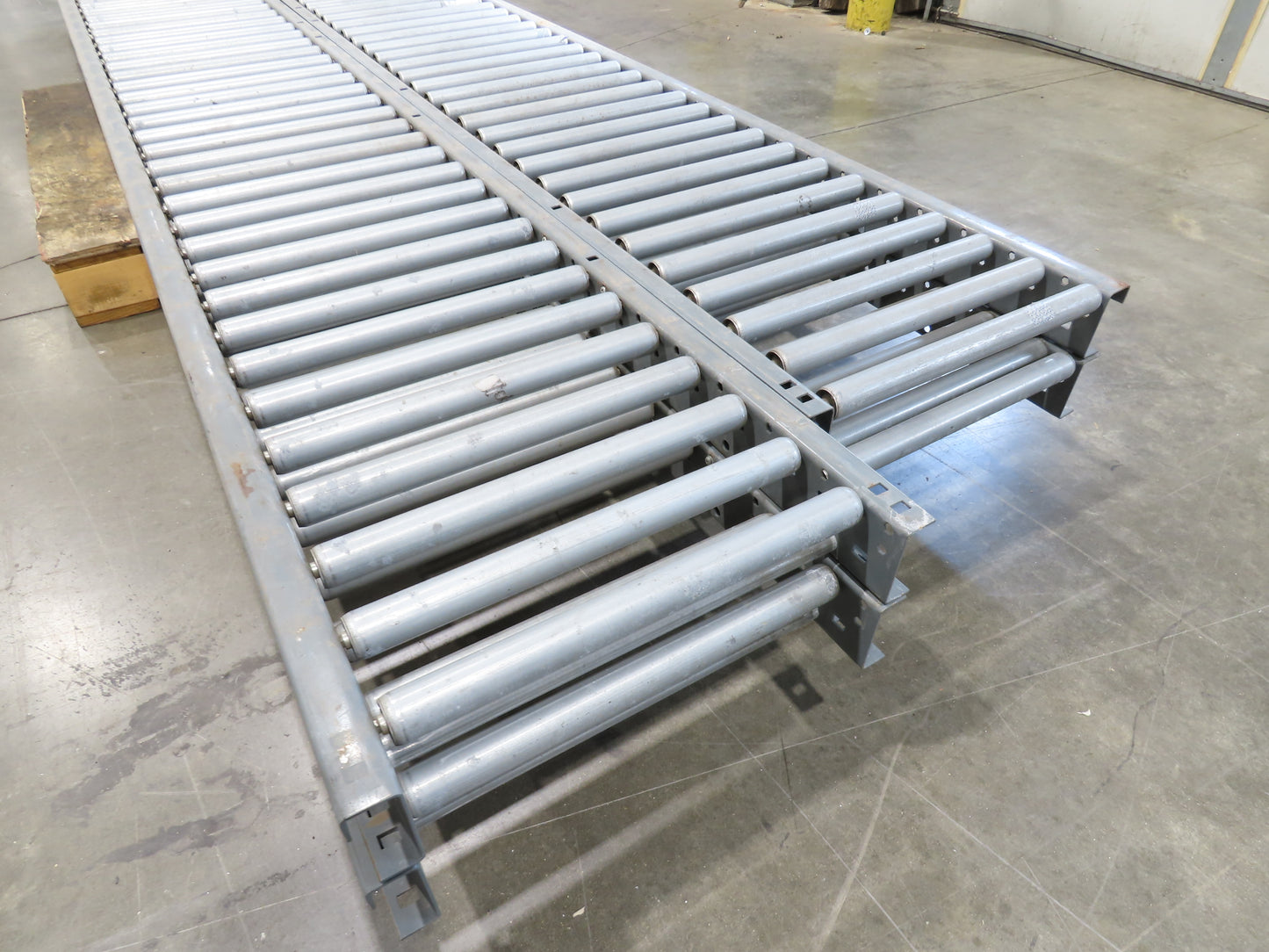 Intelligrated 18"x 12' Gravity Roller Conveyor 1-3/8"Roller 16"BF 4-Sections 48'