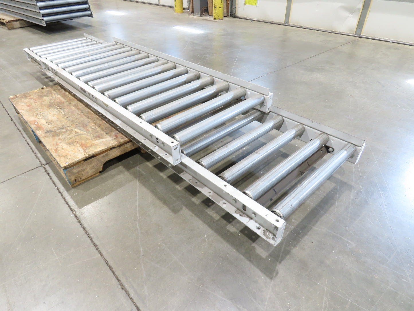 Hytrol 24"x 14' Gravity Roller Conveyor 1.9" Roller 21"BF 2-Sections 9' + 5'