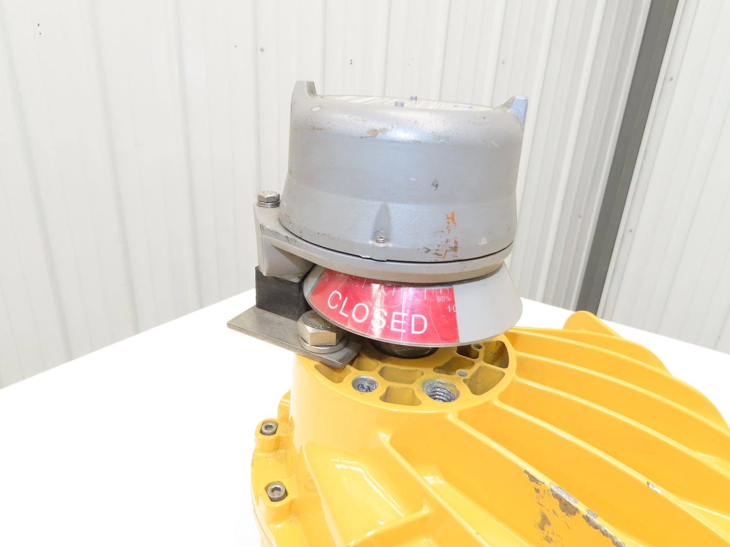 Kinetrol GU99NU Pneumatic Valve Actuator Quarter Turn 1-1/8" Square Shaft 100psi