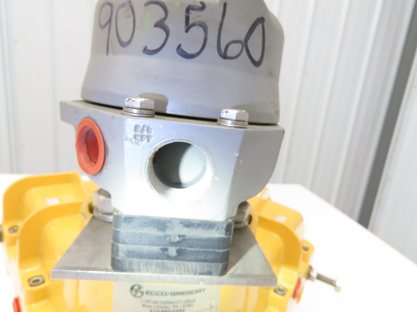Kinetrol GU99NU Pneumatic Valve Actuator Quarter Turn 1-1/8" Square Shaft 100psi