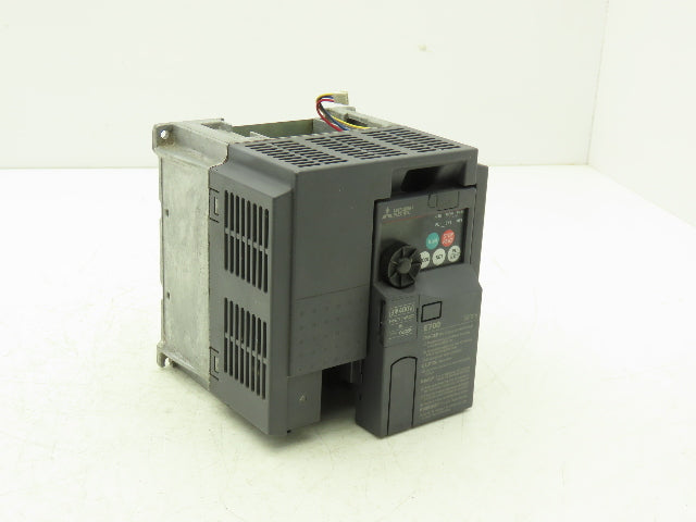 Mitsubishi FR-E740-060-NA E700 VFD AC Inverter 3HP 480VAC 6A 3PH