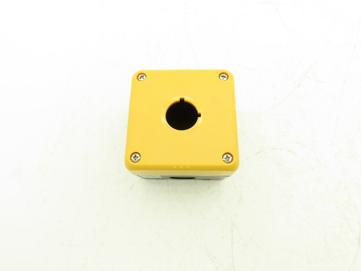 Idec GCX1300 Single Hole Pushbutton Box with 2-Position Switch/NO Contact Block