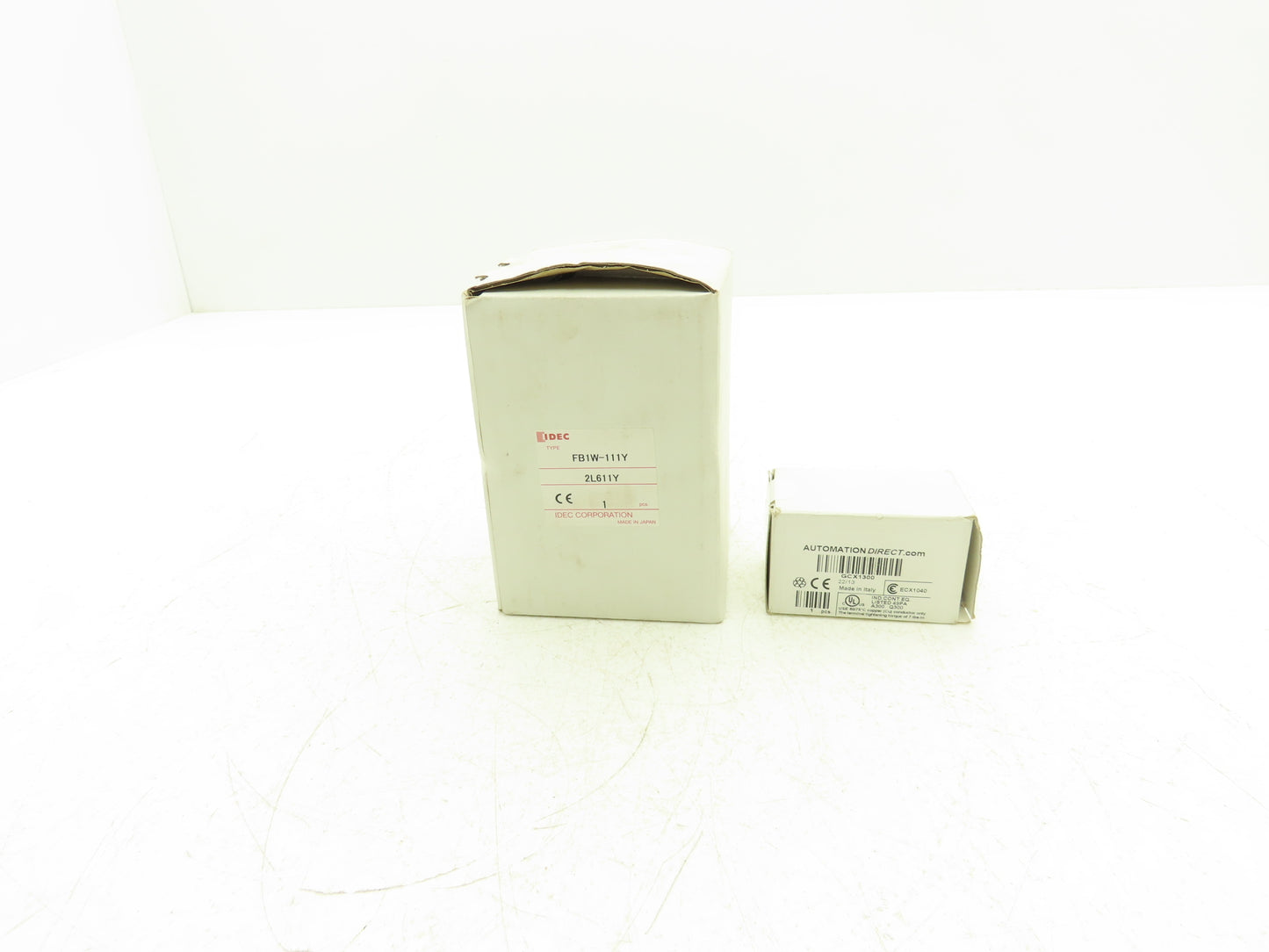 Idec GCX1300 Single Hole Pushbutton Box with 2-Position Switch/NO Contact Block