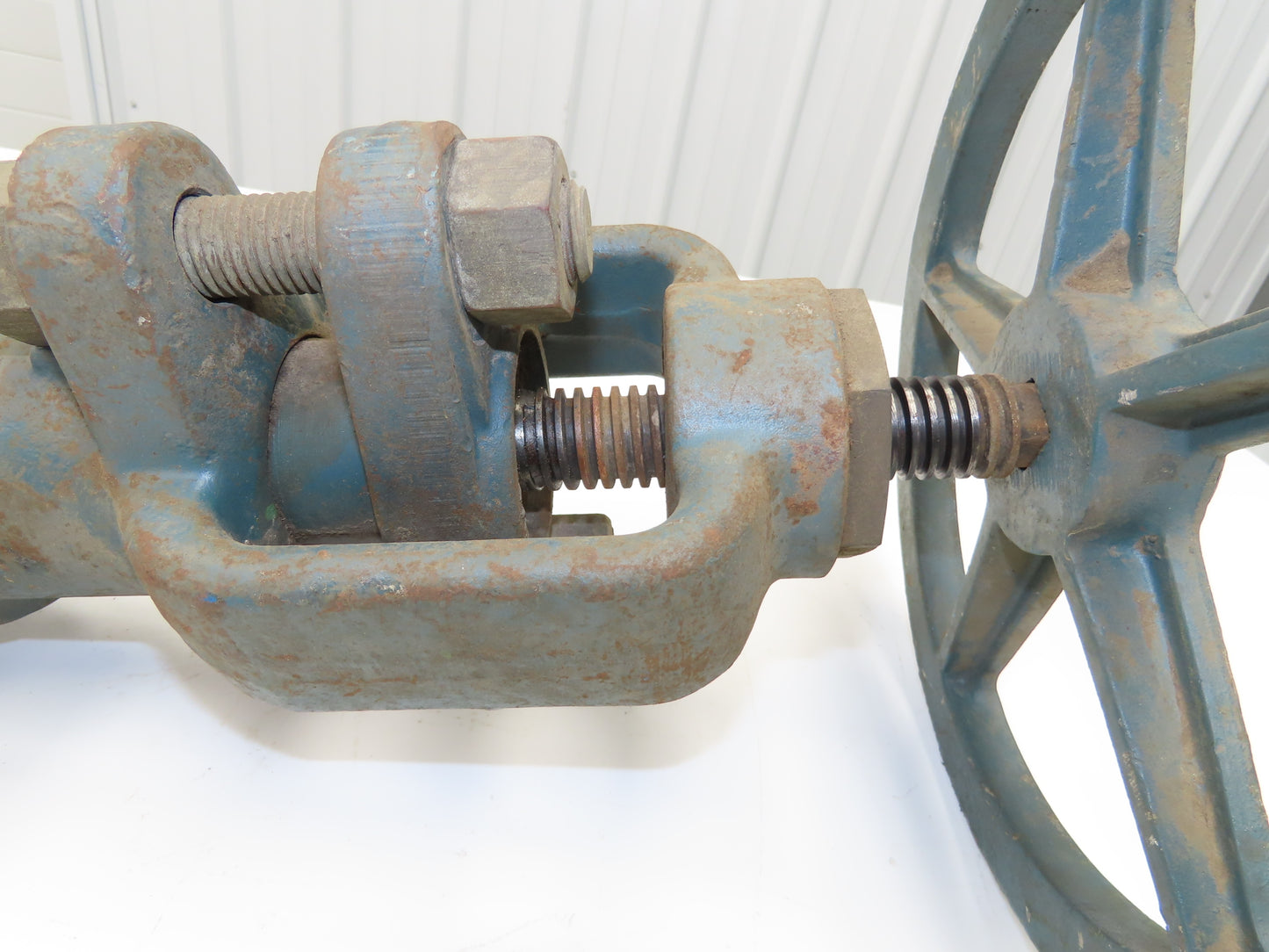 Velan No 376 F11 Globe Valve Y-Pattern 2" Socket Weld 1500psi Rising Stem