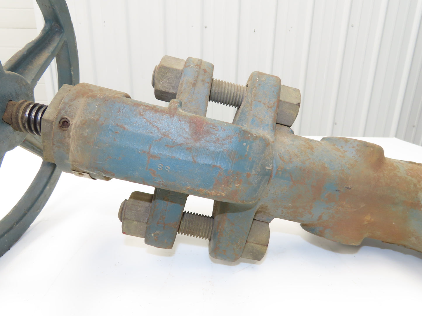 Velan No 376 F11 Globe Valve Y-Pattern 2" Socket Weld 1500psi Rising Stem